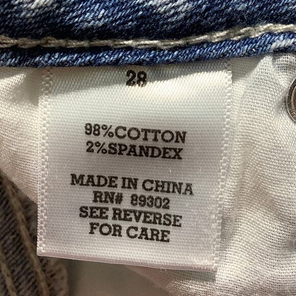 Altar’d State Denim Shorts Women’s Size 28 – Cloud Wash, Distressed, Fringe - Picture 4 of 8